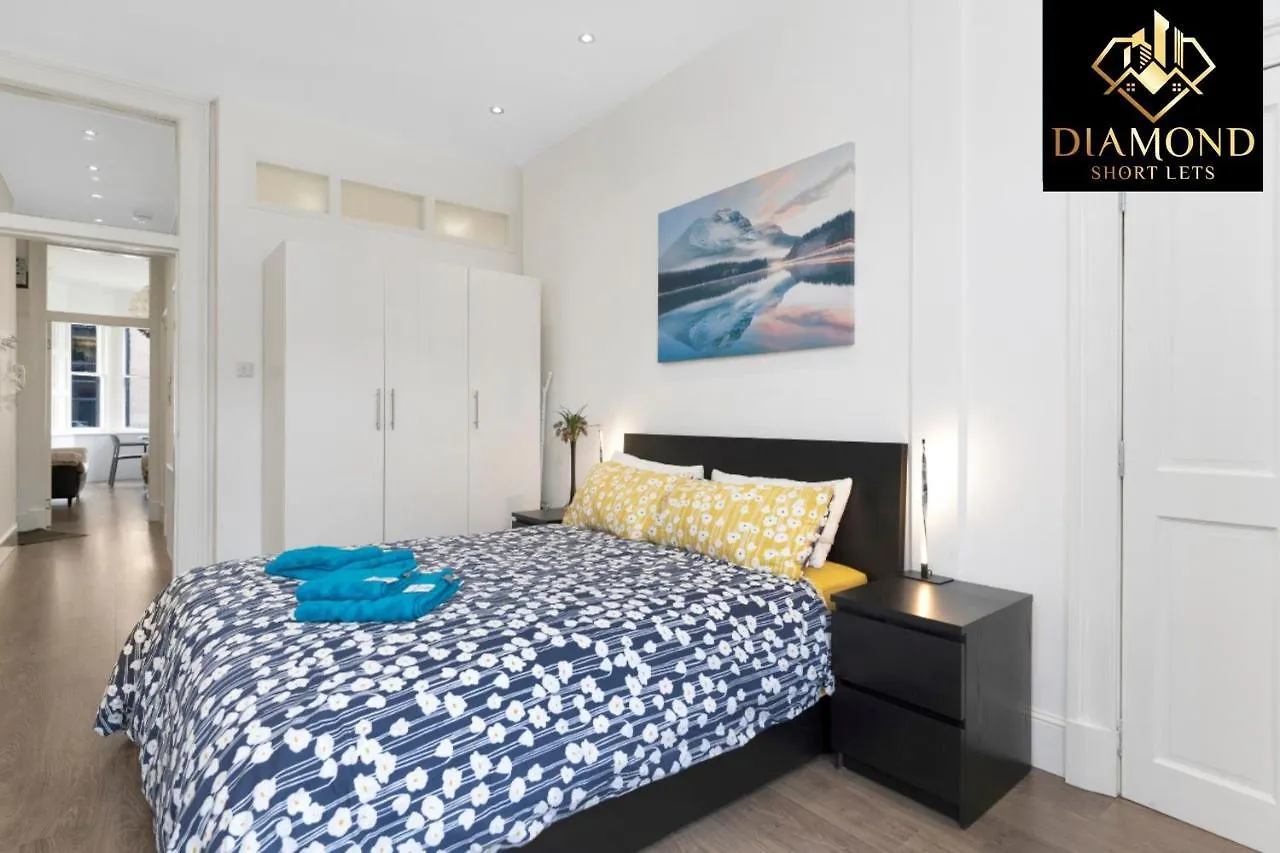 Spacious 1 Bed Ground Floor Apartment With Garden Edinburgh